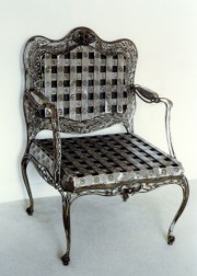 Un meuble nommé Fauteuil Jean-Louis XV en fer fait par Jean-Louis Tripp